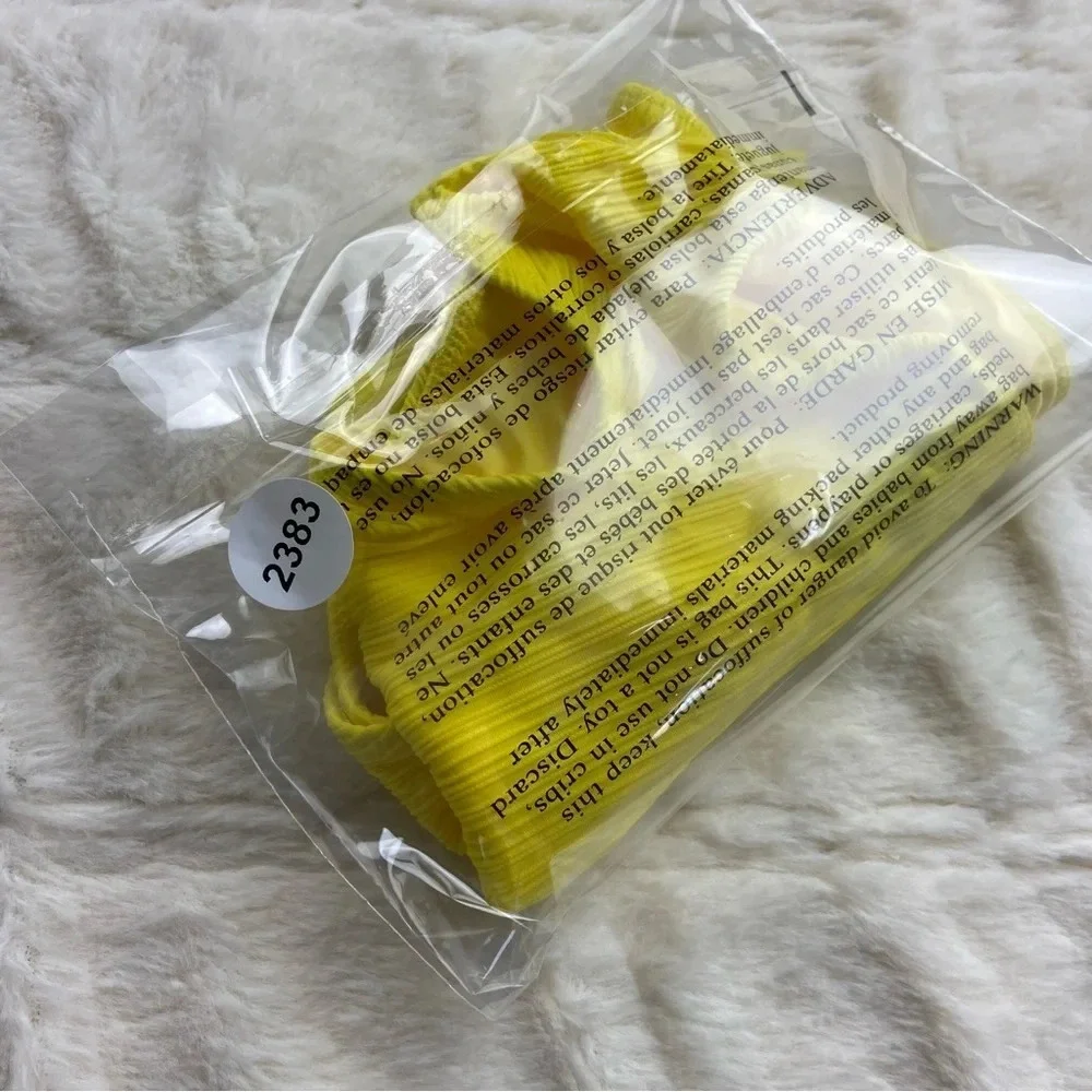 NWOT Frankie’s bikinis plisse cheeky bottoms Pina colada yellow 12378